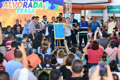 Vereador Dr. Eduardo Assis participa da entrega da feira do Alvorada, na zona centro-oeste
