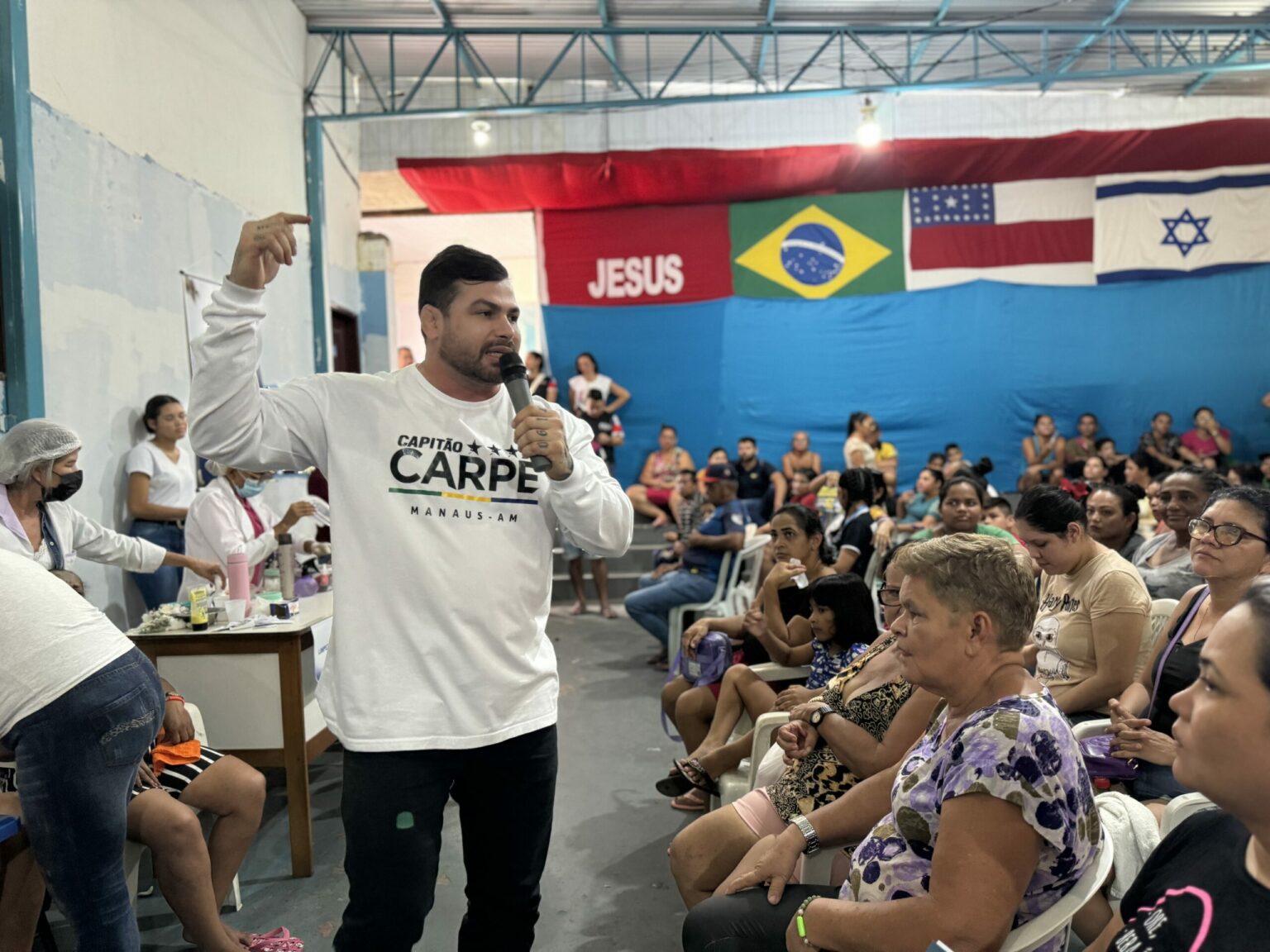 Capitão Carpê promove ação social para mais de 100 pessoas no bairro da Compensa