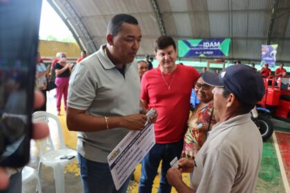 Pescadores artesanais de Urucará recebem R$ 1,1 milhão em crédito rural, em ação do Idam e Afeam