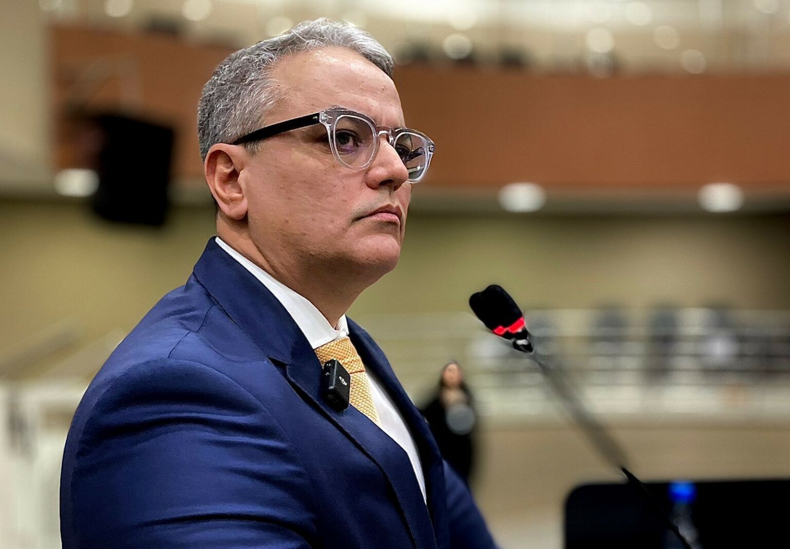 Vereador Lissandro Breval critica promessas de aumento no número de vagas em creches