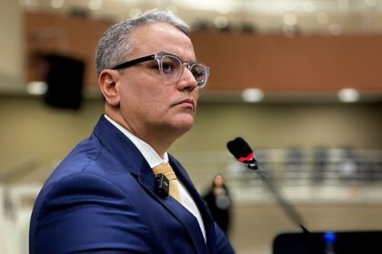 Vereador Lissandro Breval critica promessas de aumento no número de vagas em creches
