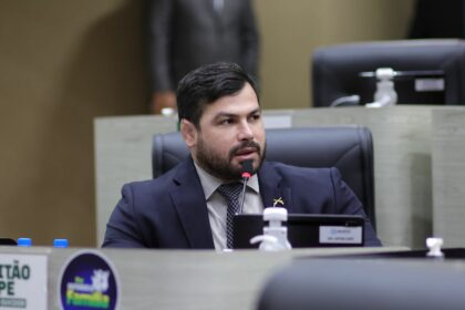 Capitão Carpê cobra explicações de secretário da Seminf sobre contrato de R$ 119 milhões