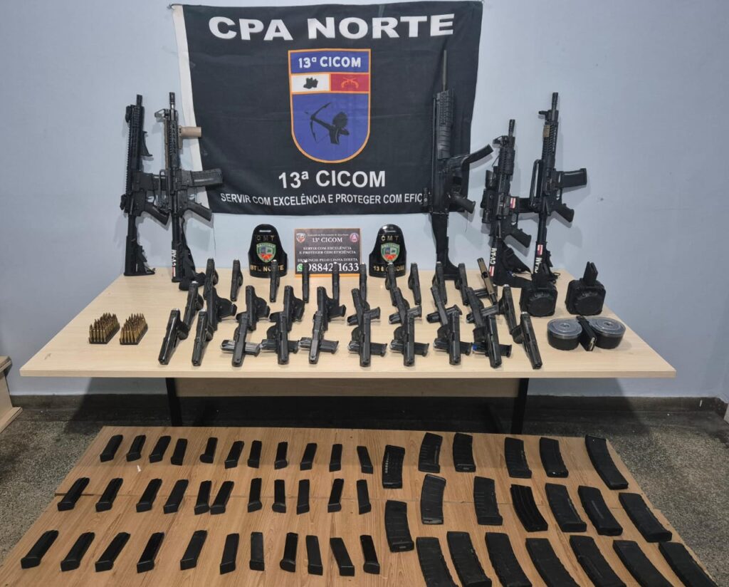 Polícia Militar do Amazonas apreende arsenal com armas de grosso calibre em residência na zona norte 
