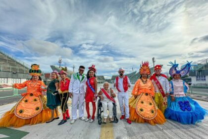 Carnaval na Floresta: Idosos de projeto da Sejusc se preparam para abrir desfiles do Grupo Especial