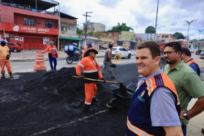 Seminf fecha cratera e libera trecho na avenida Constantino Nery