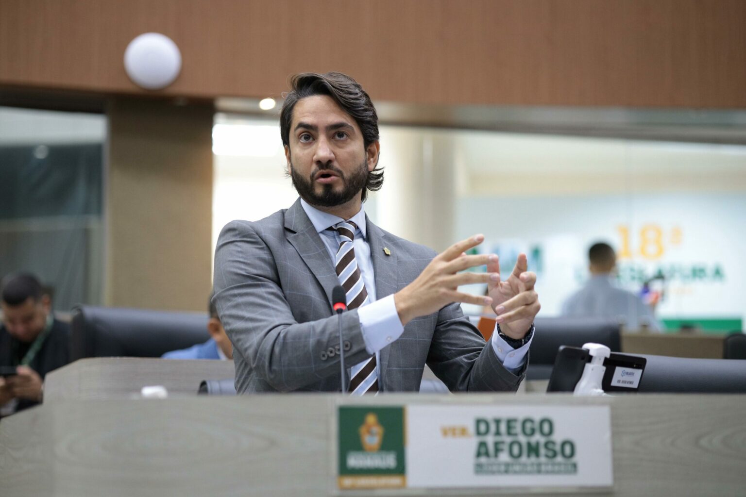PL de Diego Afonso para reservar cuidados de crianças a profissionais mulheres avança na CMM