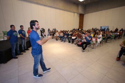 Diego Afonso participa de oficina com selecionados para o Residencial Ozias Monteiro II