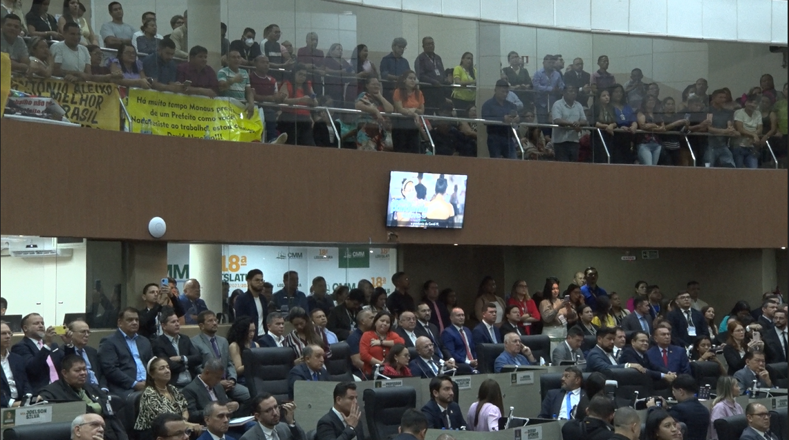 População acompanha solenidade de abertura das atividades legislativas da Câmara Municipal de Manaus