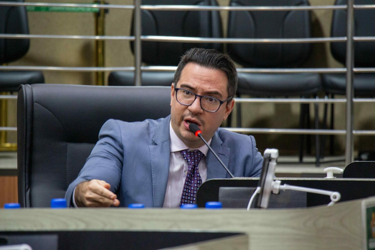 Rodrigo Guedes pede convocação de prefeito para explicar viagem com fornecedor da Prefeitura de Manaus