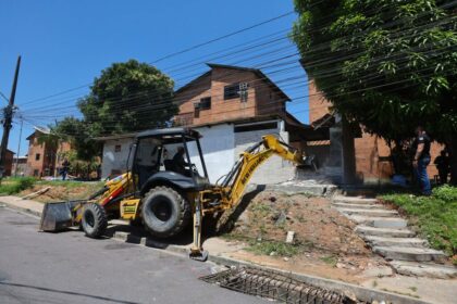 Gipiap realiza ação para notificar e retirar construções irregulares nos residenciais Mestre Chico I e II