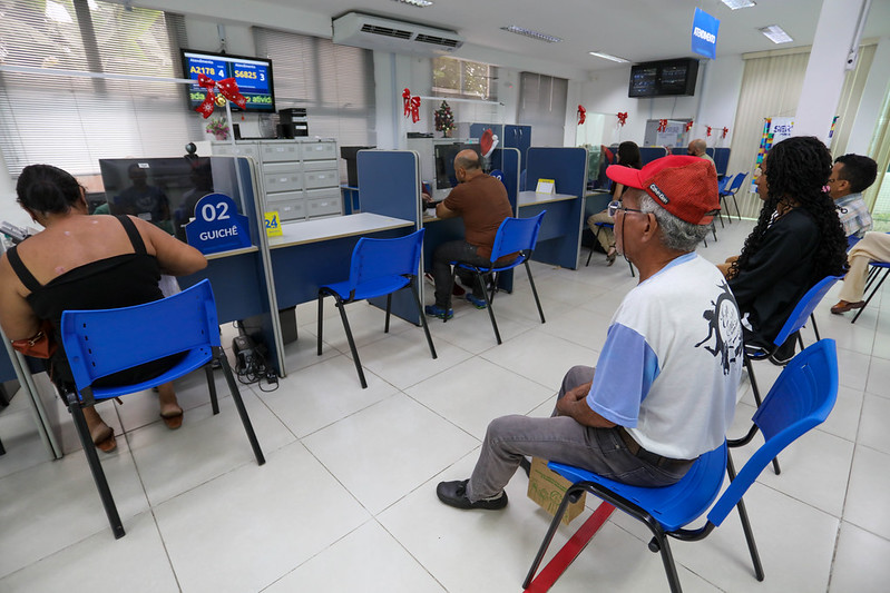 Manausprev convoca nascidos em março para recadastramento