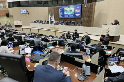 Correção salarial da Área não Específica, Semef e PGM é aprovada pela CMM