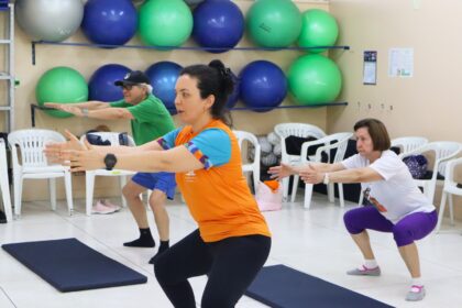 Aulas de dança e pilates do Parque Municipal do Idoso
