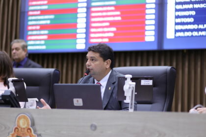 De autoria de Caio André, projeto que combate racismo em eventos esportivos avança na CMM