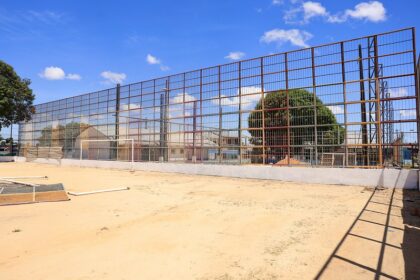 Prefeitura reforma 5 mil metros quadrados do Campo do Bahia