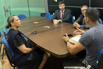 Comissão de Defesa das Crianças e Adolescentes, presidida pelo deputado João Luiz, realiza visitas em escolas estaduais após denúncias de bullying e agressões