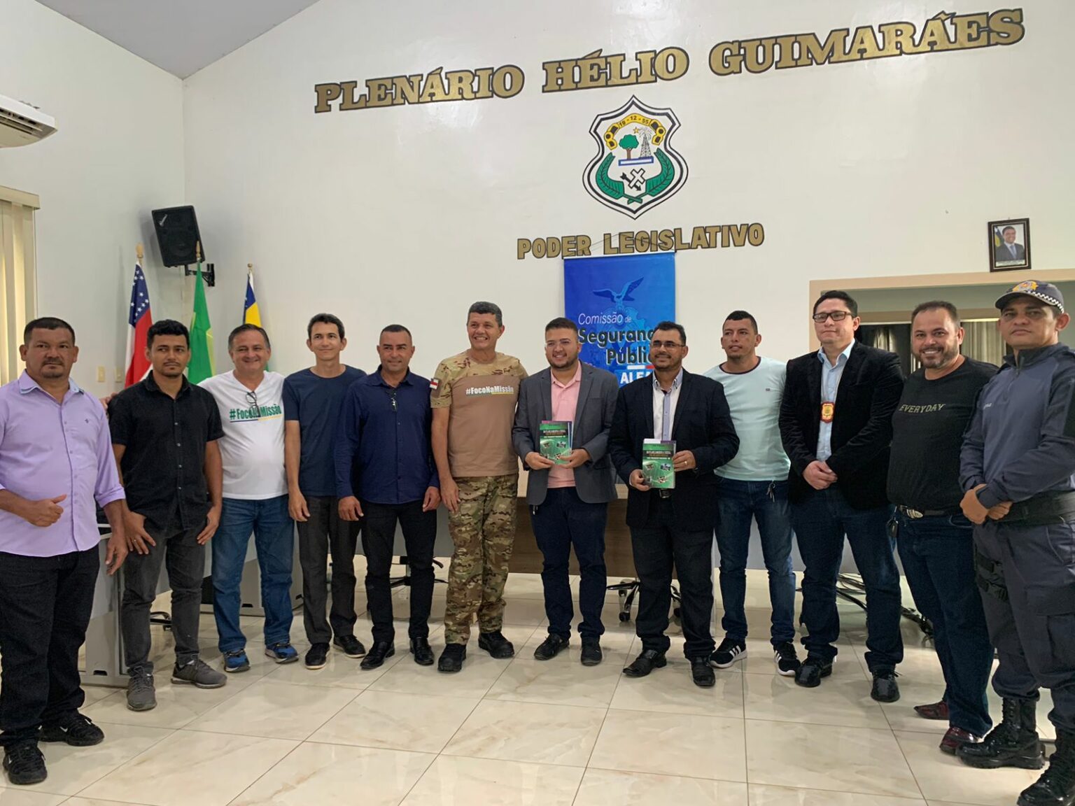 Dan Câmara se reúne com cidadãos de Nova Olinda para discutir sobre violência