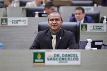 Projeto de Dr. Daniel Vasconcelos que institui campanha sobre a EJA avança na Câmara Municipal