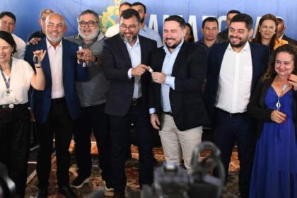 Deputado Cabo Maciel acompanha entrega de equipamentos e veículos para a UEA, fortalecendo compromisso com educação no Amazonas