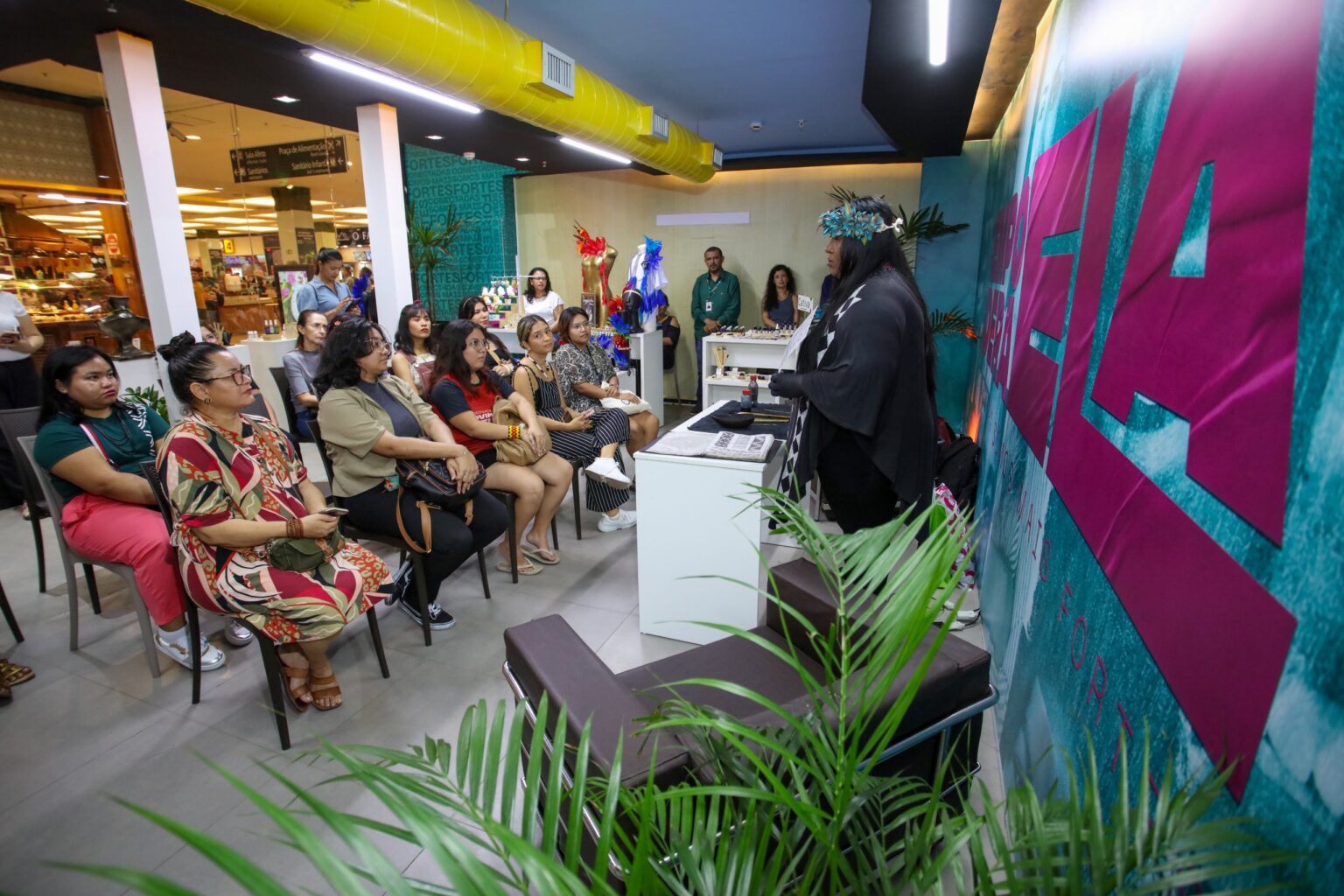 Artesãs da Prefeitura de Manaus participam de oficina