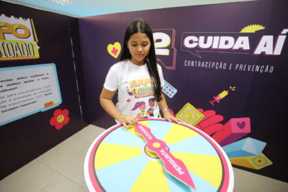 Exposição recebe público juvenil na zona Leste