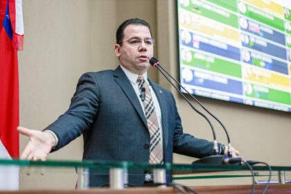 “Já vai tarde”, dispara deputado Wilker Barreto após secretário Anoar Samad pedir exoneração da SES-AM