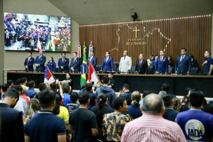 Daniel Almeida homenageia Jovens Adventistas em Sessão Especial na Aleam