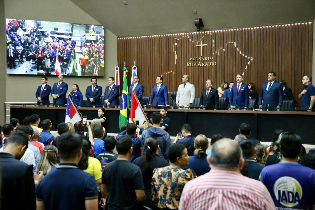 Daniel Almeida homenageia Jovens Adventistas em Sessão Especial na Aleam
