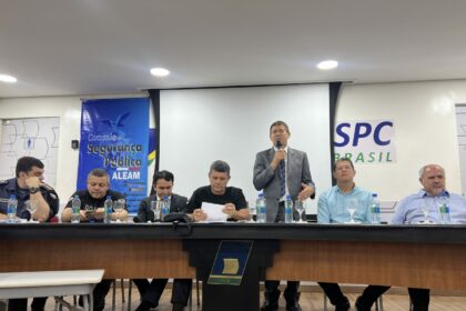 Roberto Sabino participa de audiência pública sobre segurança no Centro de Manaus
