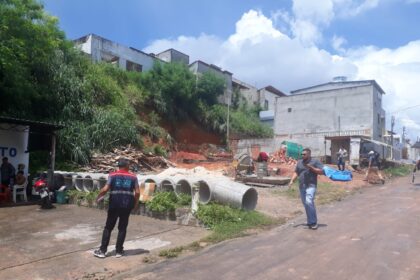 Prefeitura embarga e interdita obra no conjunto Duque de Caxias