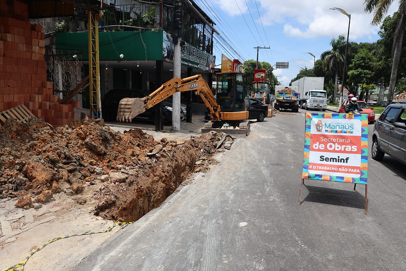 Prefeitura realiza obras de manutenção de redes de drenagem