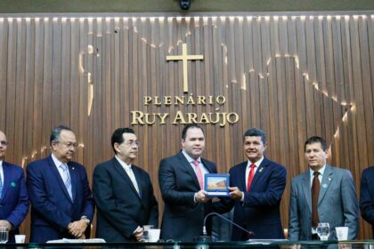 Roberto Sabino participa de solenidade em homenagem aos 106 anos da Igreja Assembleia de Deus