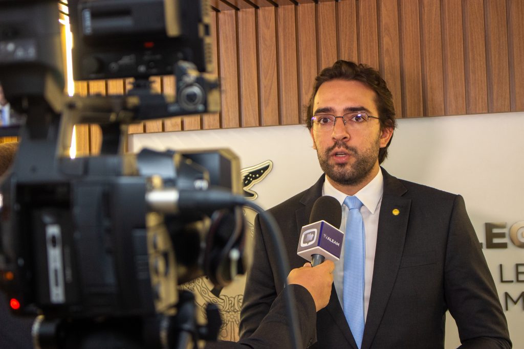 Lei de Thiago Abrahim concede meia-entrada a doadores de pulmão, rins e fígado no Amazonas