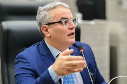 Vereador Lissandro Breval cobra ação da prefeitura para assegurar moradias às famílias do Tarumã