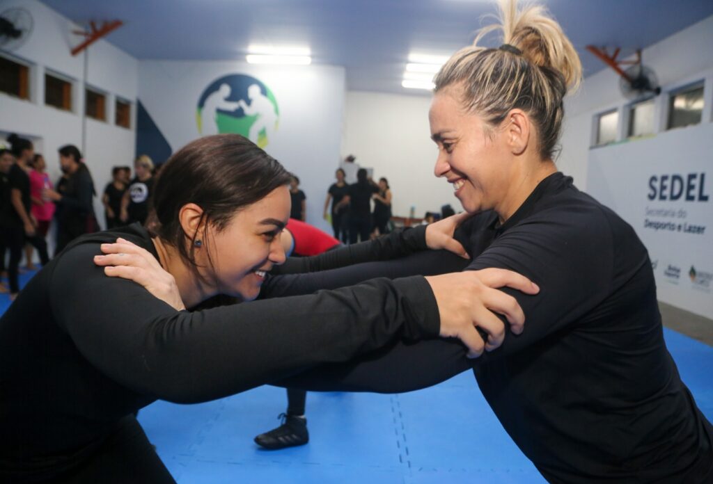 80 alunas do Curso de Defesa Pessoal formam primeiro núcleo exclusivo para mulheres do Formando Campeões