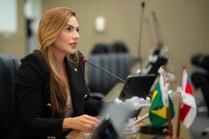 Três Projetos de Lei de autoria de Débora Menezes são aprovados na Aleam