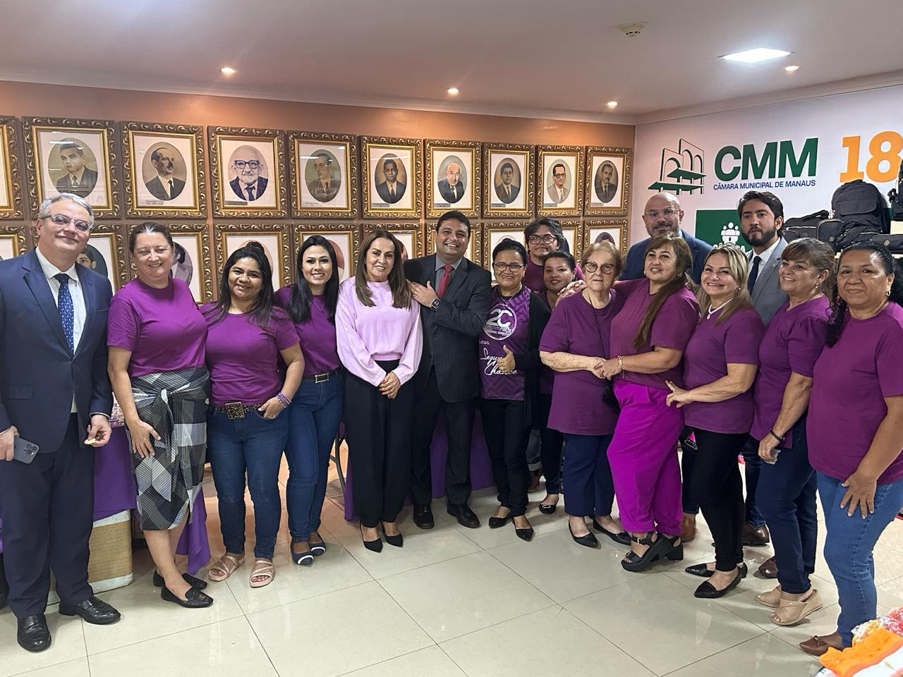 Em visita a bazar na CMM, Caio André destaca importância do incentivo ao empreendedorismo