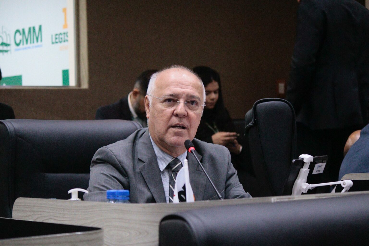 PL de Mitoso que prevê campanha permanente nas escolas sobre violência contra a mulher, avança na CMM