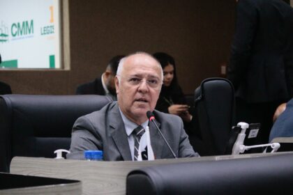 PL de Mitoso que prevê campanha permanente nas escolas sobre violência contra a mulher, avança na CMM
