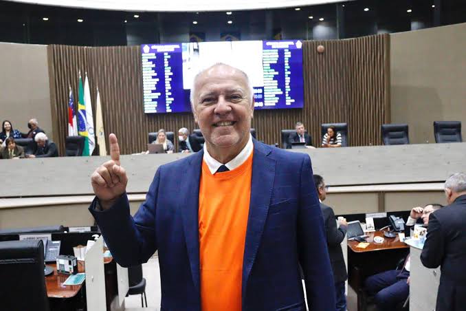 Vereador Mitoso destaca importância do ‘Março Laranja’ para o ambiente escolar