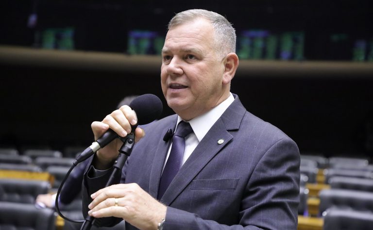 Projeto revoga resolução que limitou crédito rural para imóvel em floresta pública