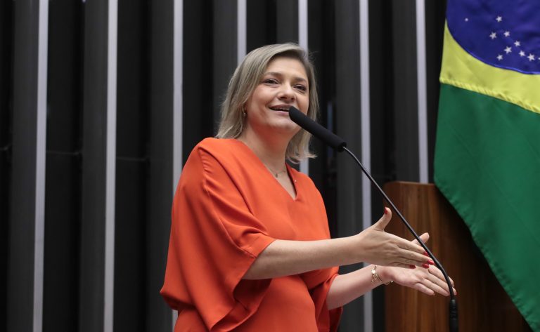 Projeto tira alimentação escolar dos limites previstos no arcabouço fiscal